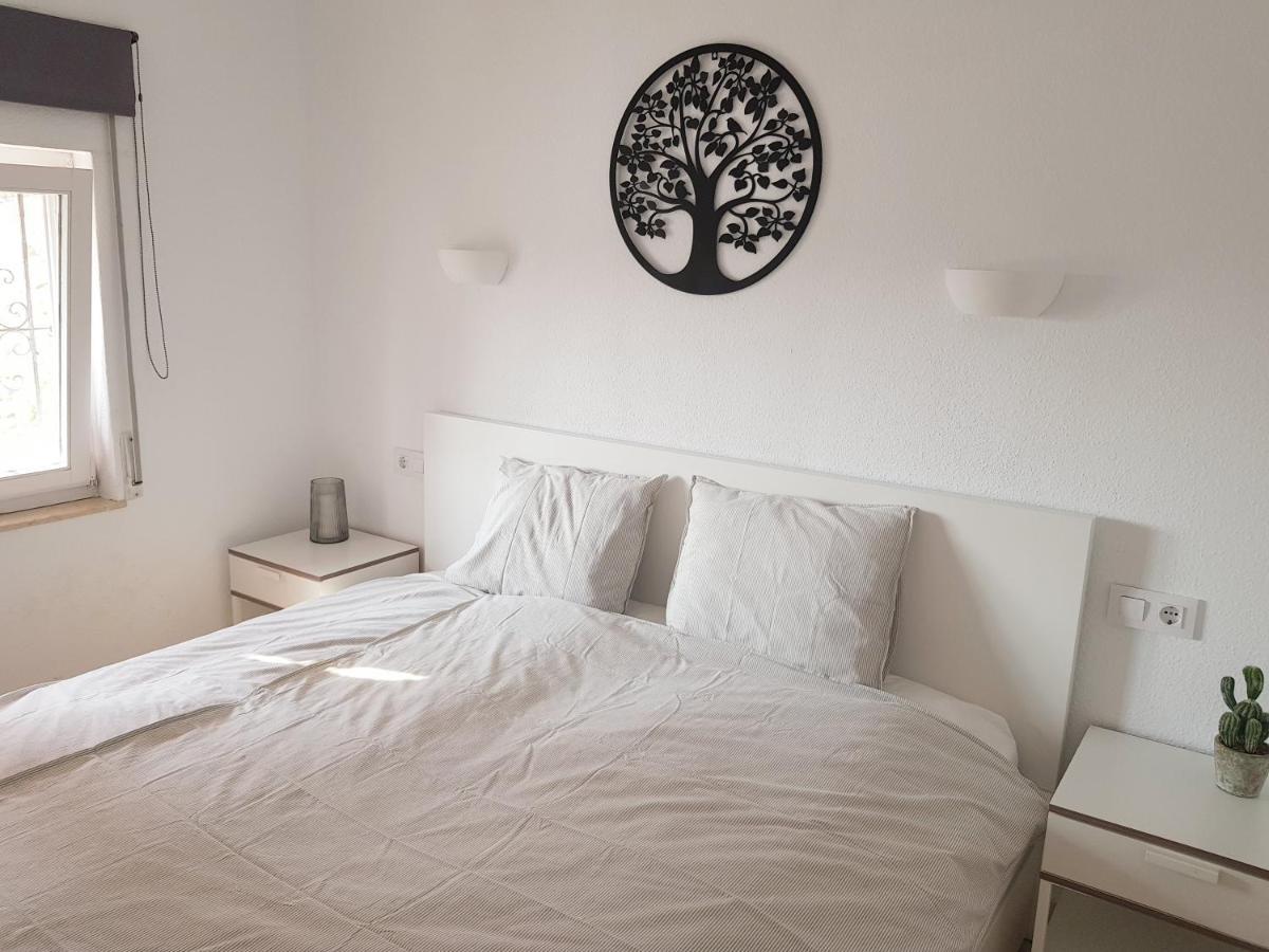 Neu Renovierte Villa Mit Privatem Pool Fusslaeufig Zum Meer 贝尼萨 外观 照片
