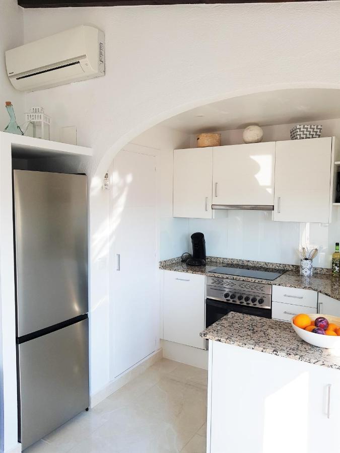 Neu Renovierte Villa Mit Privatem Pool Fusslaeufig Zum Meer 贝尼萨 外观 照片